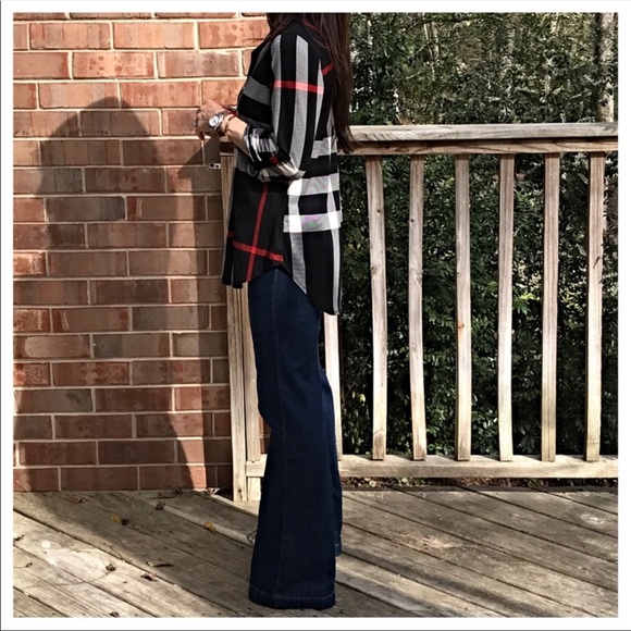 ✨LAST ONE ✨Black Plaid rolled sleeves tunic - Picture 4 of 7